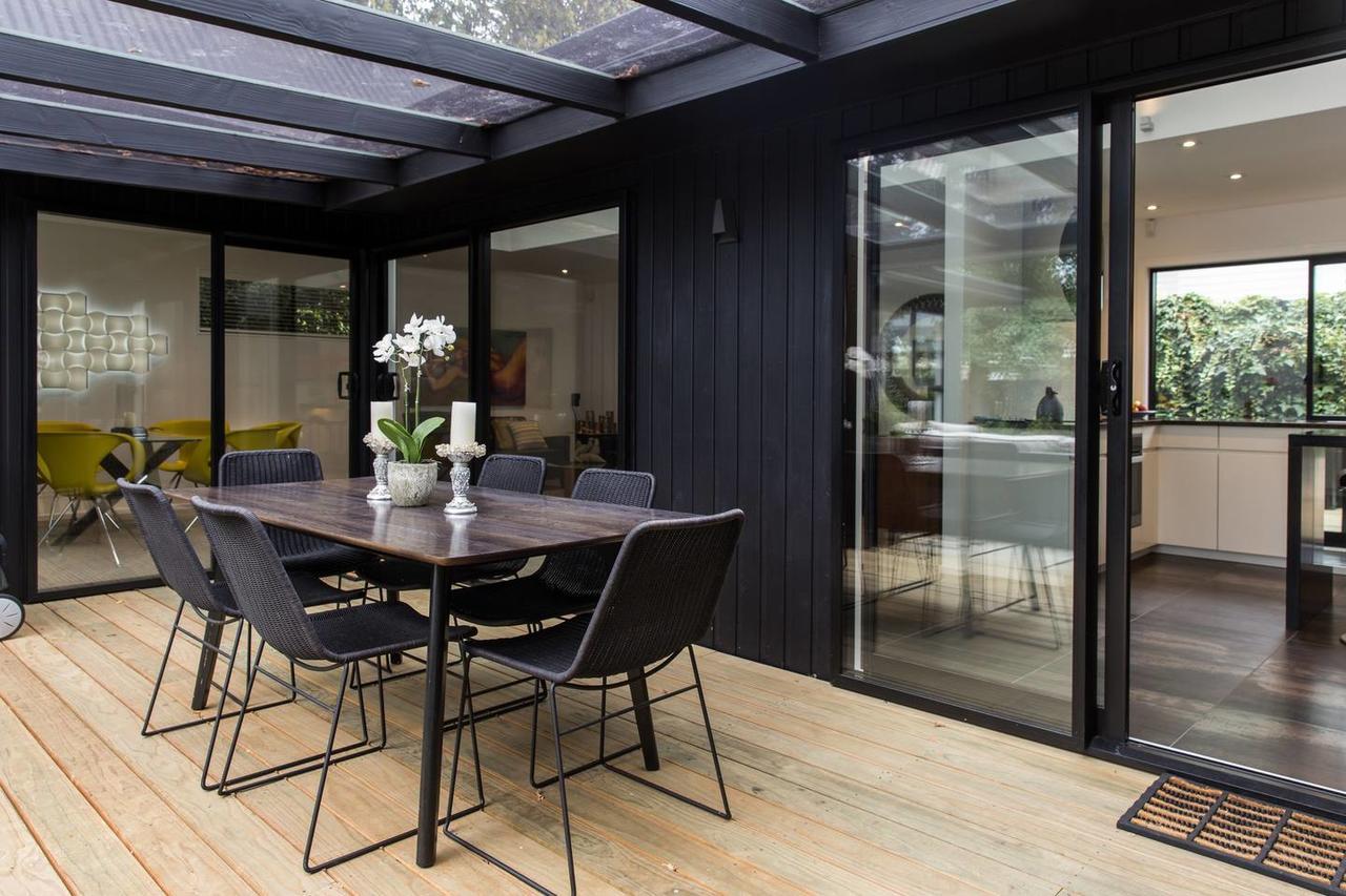 Black Luxury Lodge Blenheim Exterior foto
